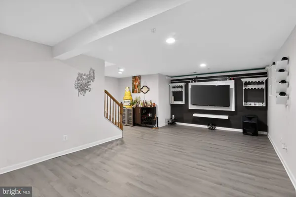 $585,000 | 6715 Holly Farm Lane, Warrenton, VA 20187