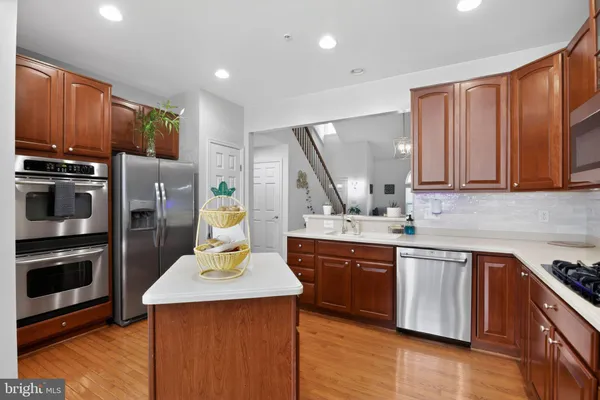$585,000 | 6715 Holly Farm Lane, Warrenton, VA 20187
