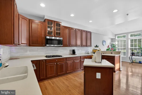 $585,000 | 6715 Holly Farm Lane, Warrenton, VA 20187