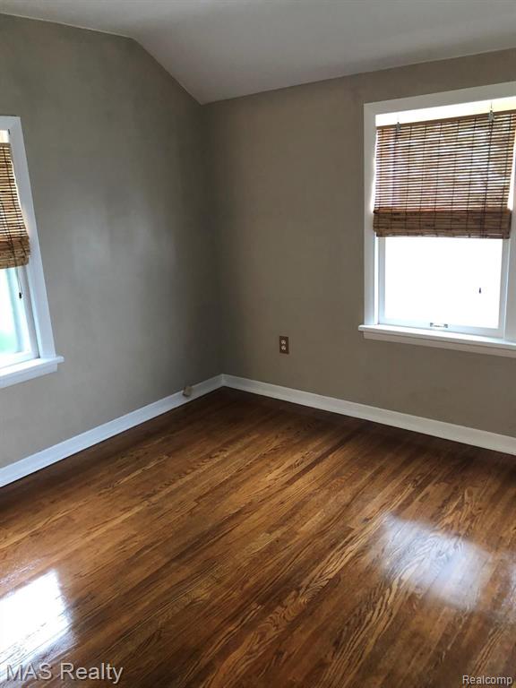 109 Chippewa Road Pontiac, MI 48341 - Photo 7 of 22