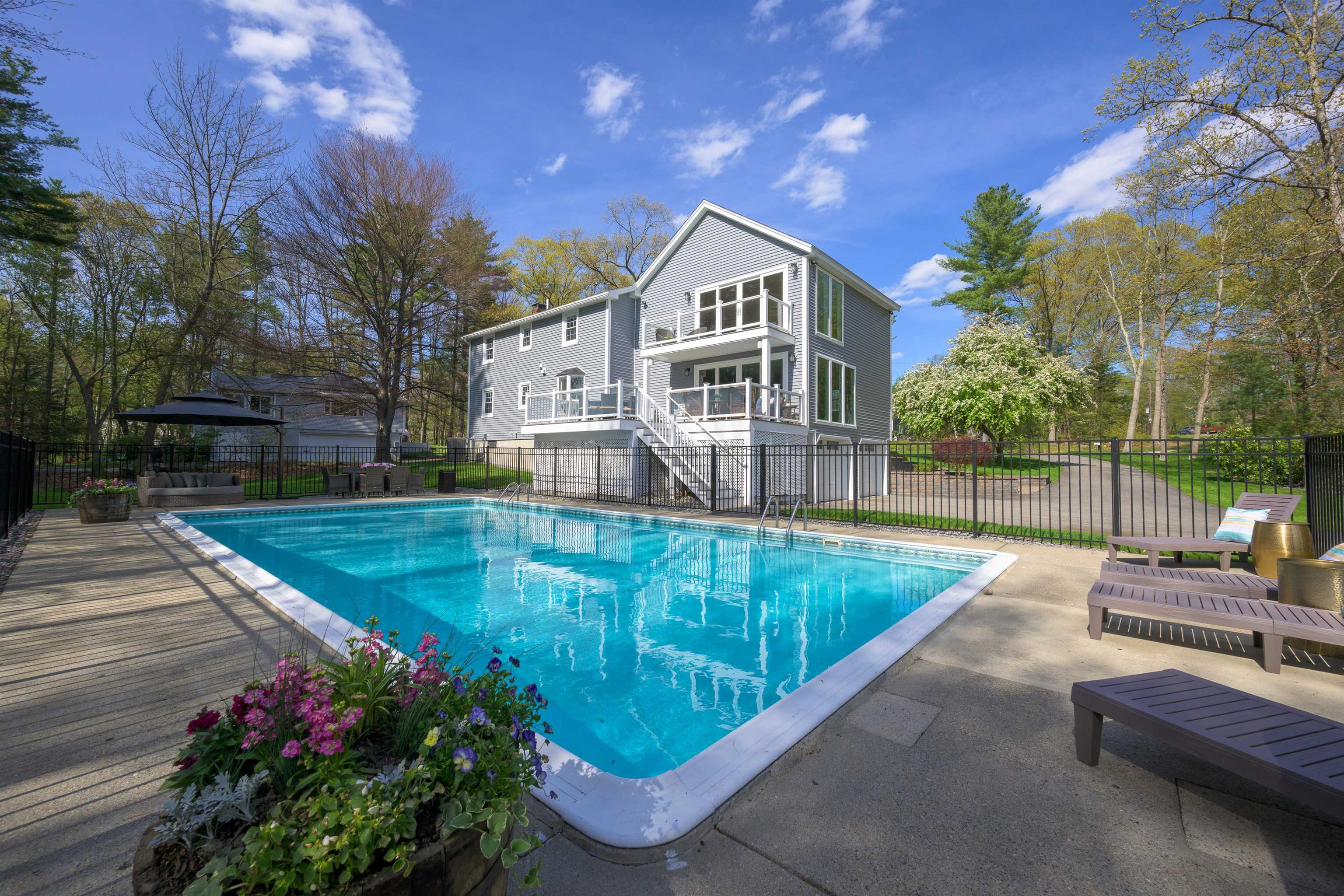 12 Woodvue Road Windham, NH 03087 - Photo 1 of 40