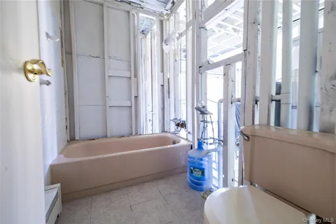 $499,000 | 1 Toms Point Lane, Unit BUILDING 5 9J, Port Washington, NY 11050