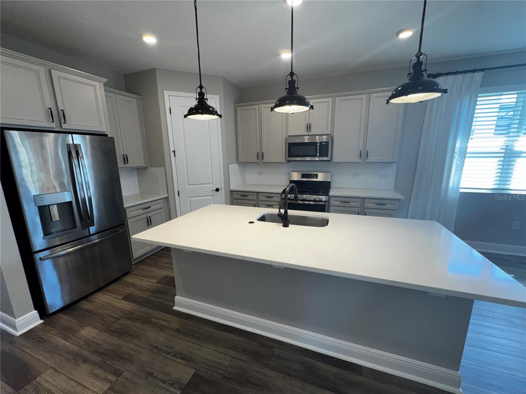 2448 Spring Breeze Drive Leesburg, FL 34748 - Photo 3 of 19