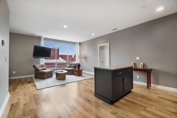 $515,000 | 203 East Berry Street, Unit 805, Fort Wayne, IN 46802