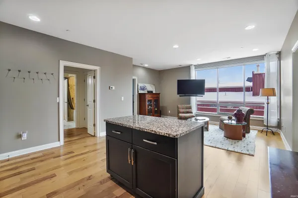 $515,000 | 203 East Berry Street, Unit 805, Fort Wayne, IN 46802