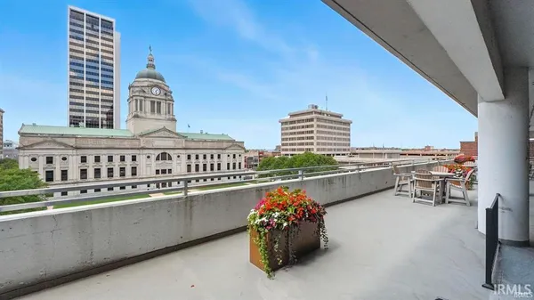 $515,000 | 203 East Berry Street, Unit 805, Fort Wayne, IN 46802