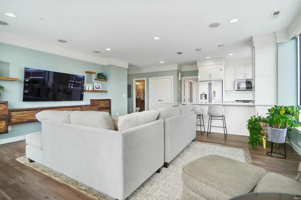 $515,000 | 203 East Berry Street, Unit 805, Fort Wayne, IN 46802