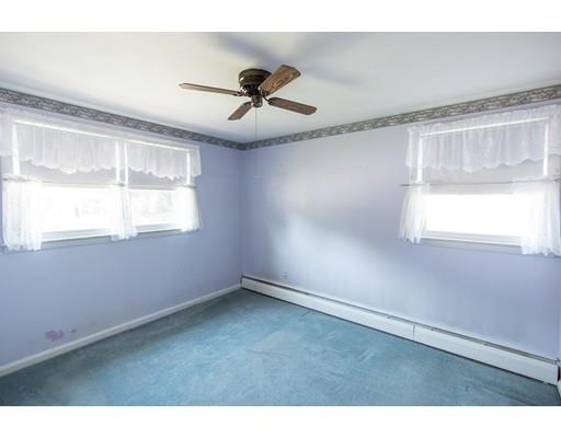 7 Woodcliff Road Holbrook, MA 02343 - Photo 7 of 17 Gallery Image 7