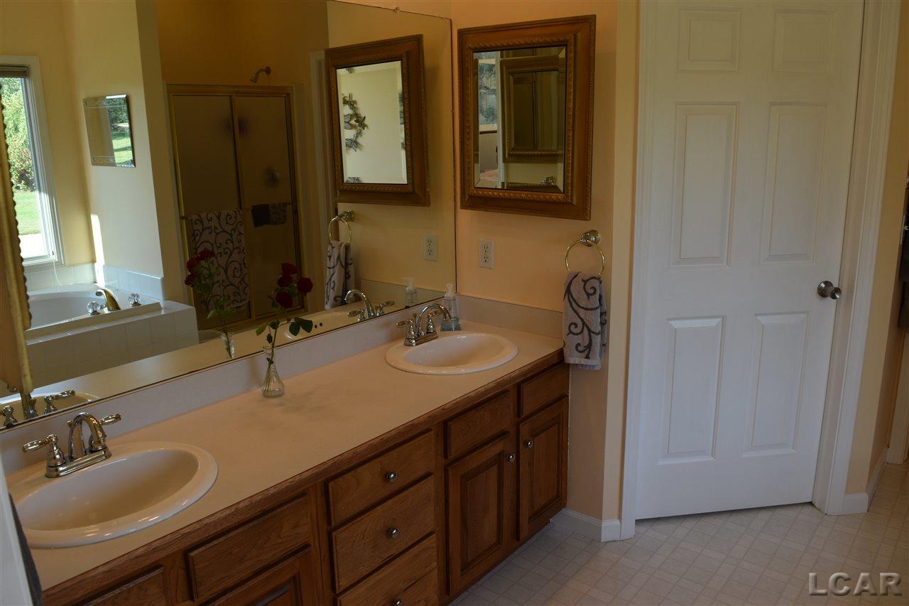1279 Scott Ridge Drive Adrian, MI 49221 - Photo 19 of 35 MASTER BATHROOM