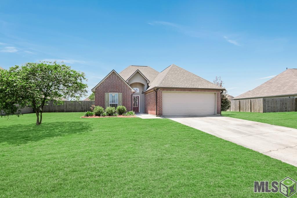 42365 Pebblestone Avenue Prairieville, LA 70769 - Photo 2 of 23