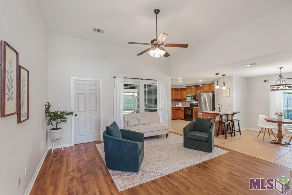 42365 Pebblestone Avenue Prairieville, LA 70769 - Photo 4 of 23