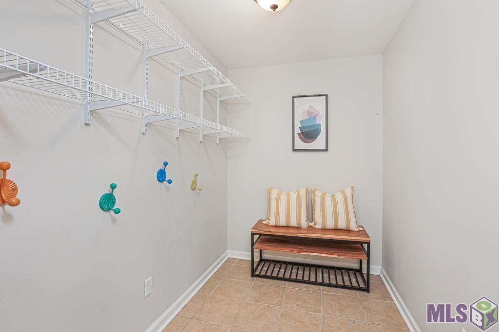 42365 Pebblestone Avenue Prairieville, LA 70769 - Photo 10 of 23 Office/mudroom