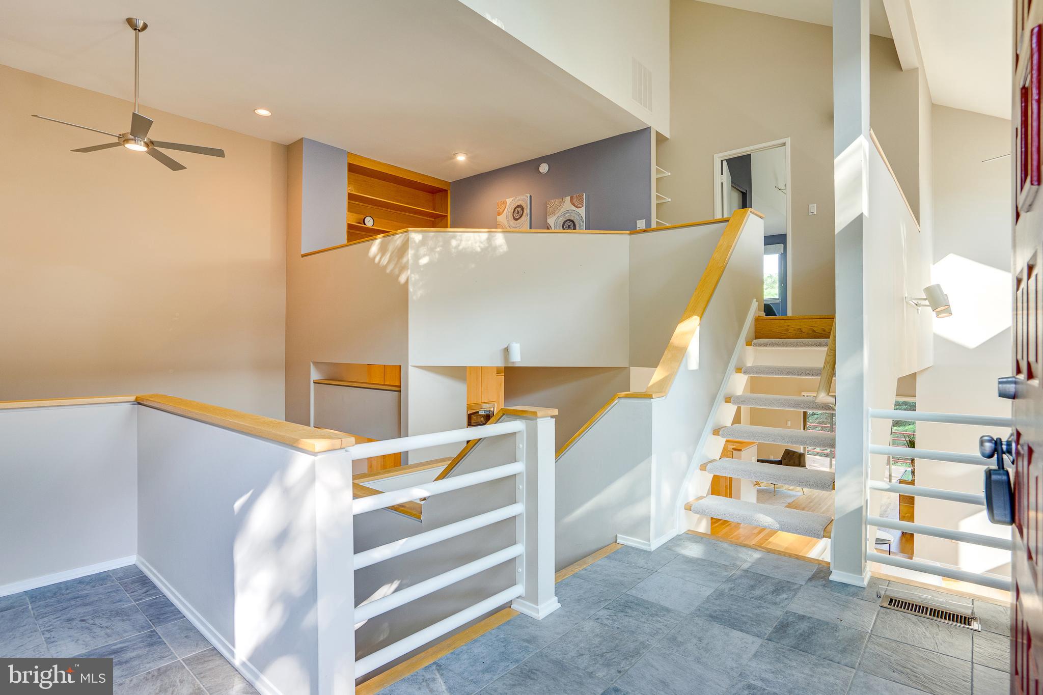 2148 South Bay Lane Reston, VA 20191 - Photo 7 of 73 a view of entryway