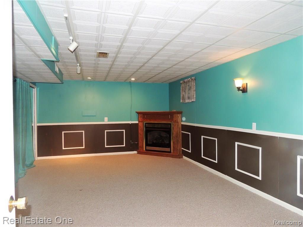 2199 Crystal Drive Rochester Hills, MI 48309 - Photo 31 of 43