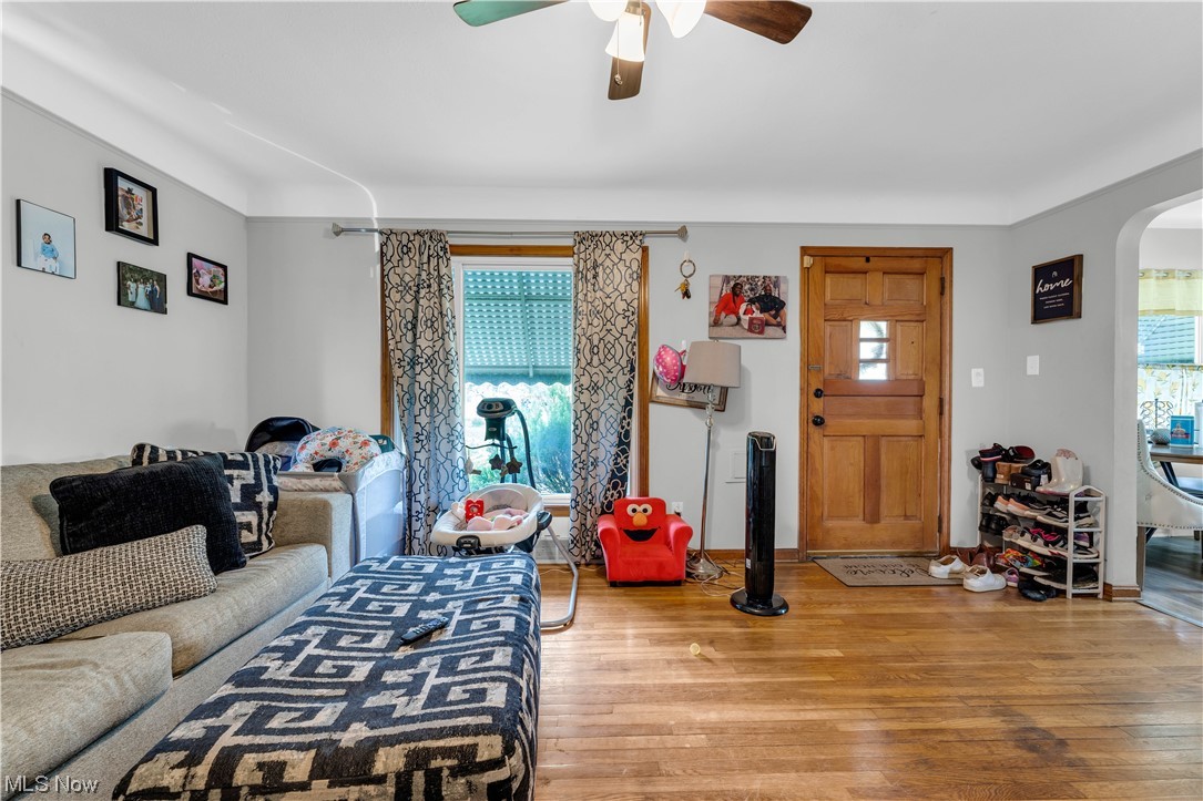 19604 Tiverton Road Cleveland, OH 44110 - Photo 4 of 26