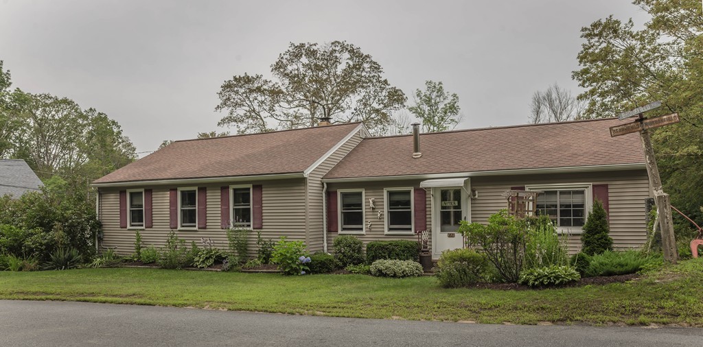 42 North Brookfield Road Brookfield, MA 01506 - Photo 1 of 25 Gallery Image 1