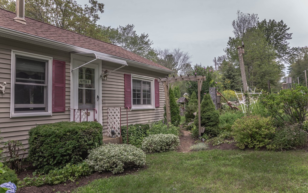 42 North Brookfield Road Brookfield, MA 01506 - Photo 21 of 25 Gallery Image 21