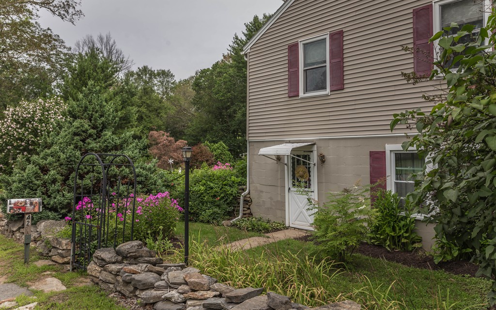 42 North Brookfield Road Brookfield, MA 01506 - Photo 22 of 25 Gallery Image 22