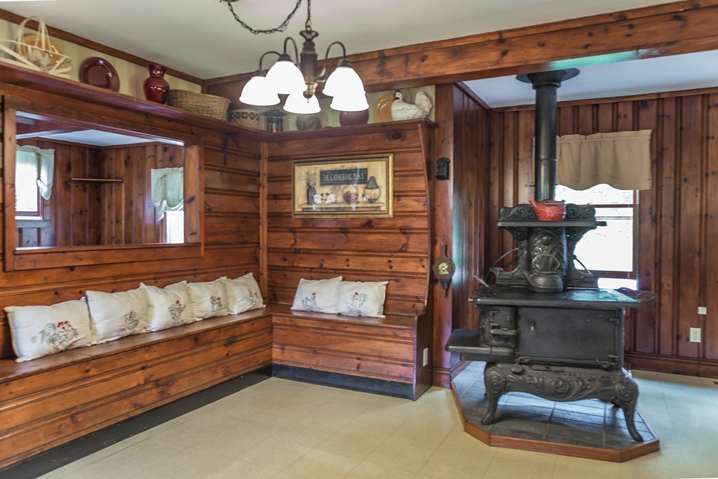 42 North Brookfield Road Brookfield, MA 01506 - Photo 3 of 25 Gallery Image 3