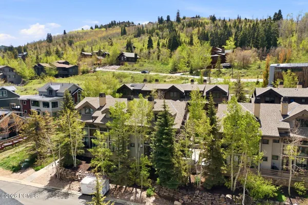 $2,100,000 | 670 Deer Valley Loop, Unit 9, Park City, UT 84060