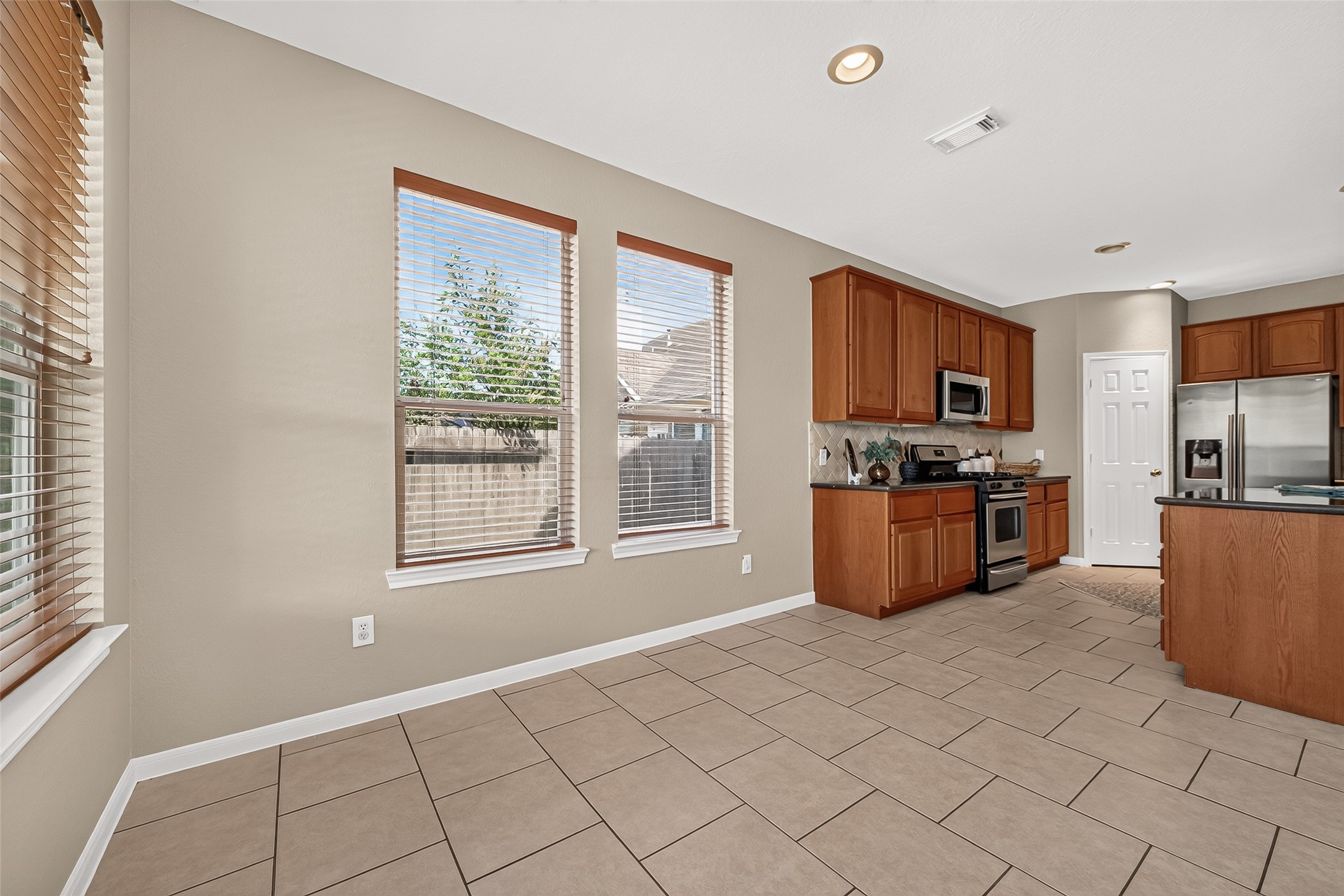 4326 Country Oaks Court Spring, TX 77388 - Photo 12 of 47