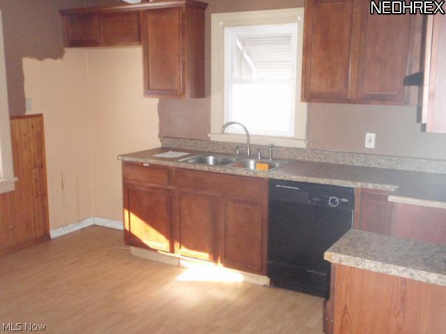 293 Reed Avenue Campbell, OH 44405 - Photo 6 of 9 Gallery Image 6