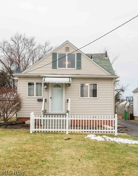5923 Maplewood Road Cleveland, OH 44124 - Photo 1 of 25