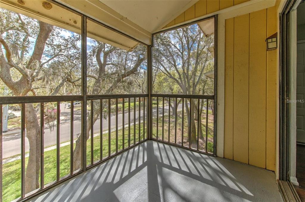 13403 Arbor Pointe Circle, Unit 304 Tampa, FL 33617 - Photo 10 of 26