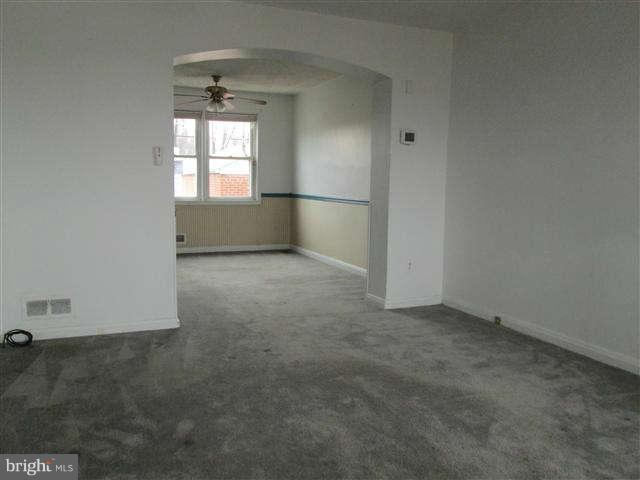 1606 Manor Road Baltimore, MD 21222 - Photo 5 of 17 Living Room