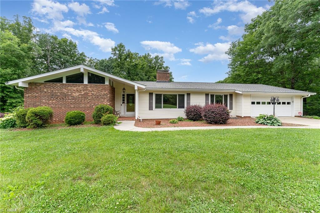 657 Spring Street Walnut Cove, NC 27052 - Photo 3 of 50 Gallery Image 3