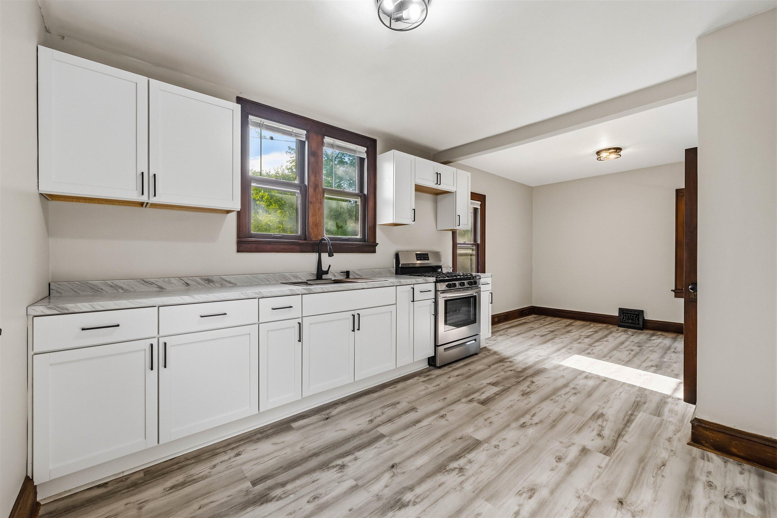 2419 North 53rd Street Milwaukee, WI 53210 - Photo 11 of 28 11-Kitchen