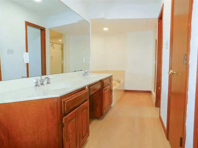 $1,995 | 110 Carolyn Lane, Shady Shores, TX 76208