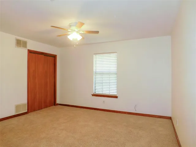 $1,995 | 110 Carolyn Lane, Shady Shores, TX 76208