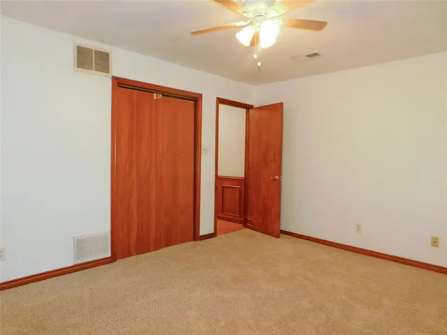 $1,995 | 110 Carolyn Lane, Shady Shores, TX 76208