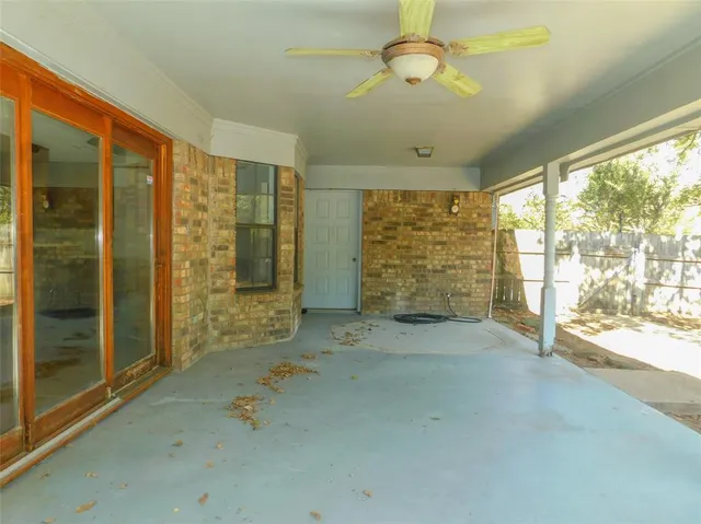 $1,995 | 110 Carolyn Lane, Shady Shores, TX 76208