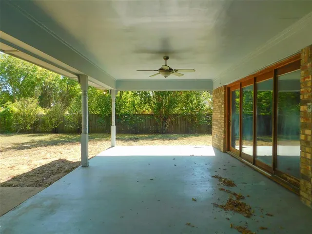 $1,995 | 110 Carolyn Lane, Shady Shores, TX 76208