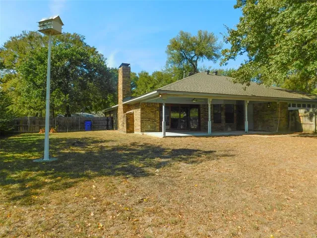 $1,995 | 110 Carolyn Lane, Shady Shores, TX 76208