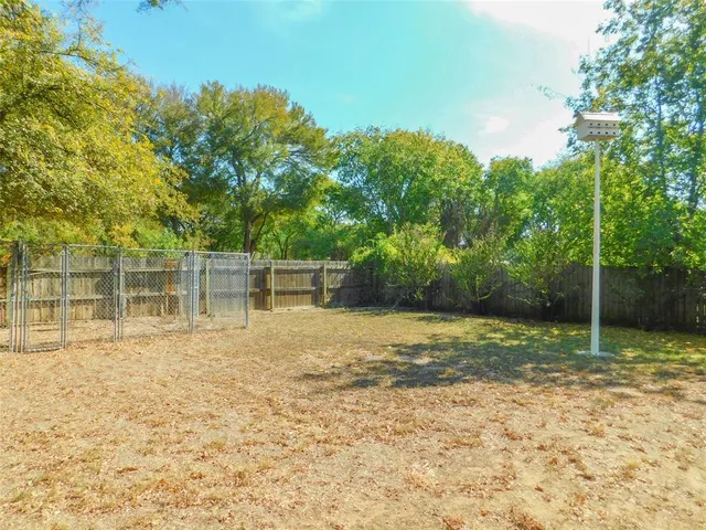 $1,995 | 110 Carolyn Lane, Shady Shores, TX 76208