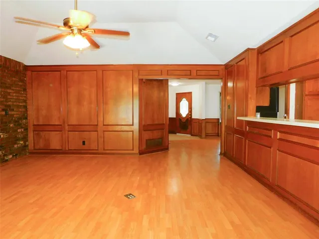 $1,995 | 110 Carolyn Lane, Shady Shores, TX 76208