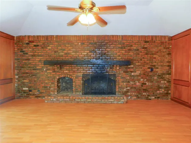 $1,995 | 110 Carolyn Lane, Shady Shores, TX 76208