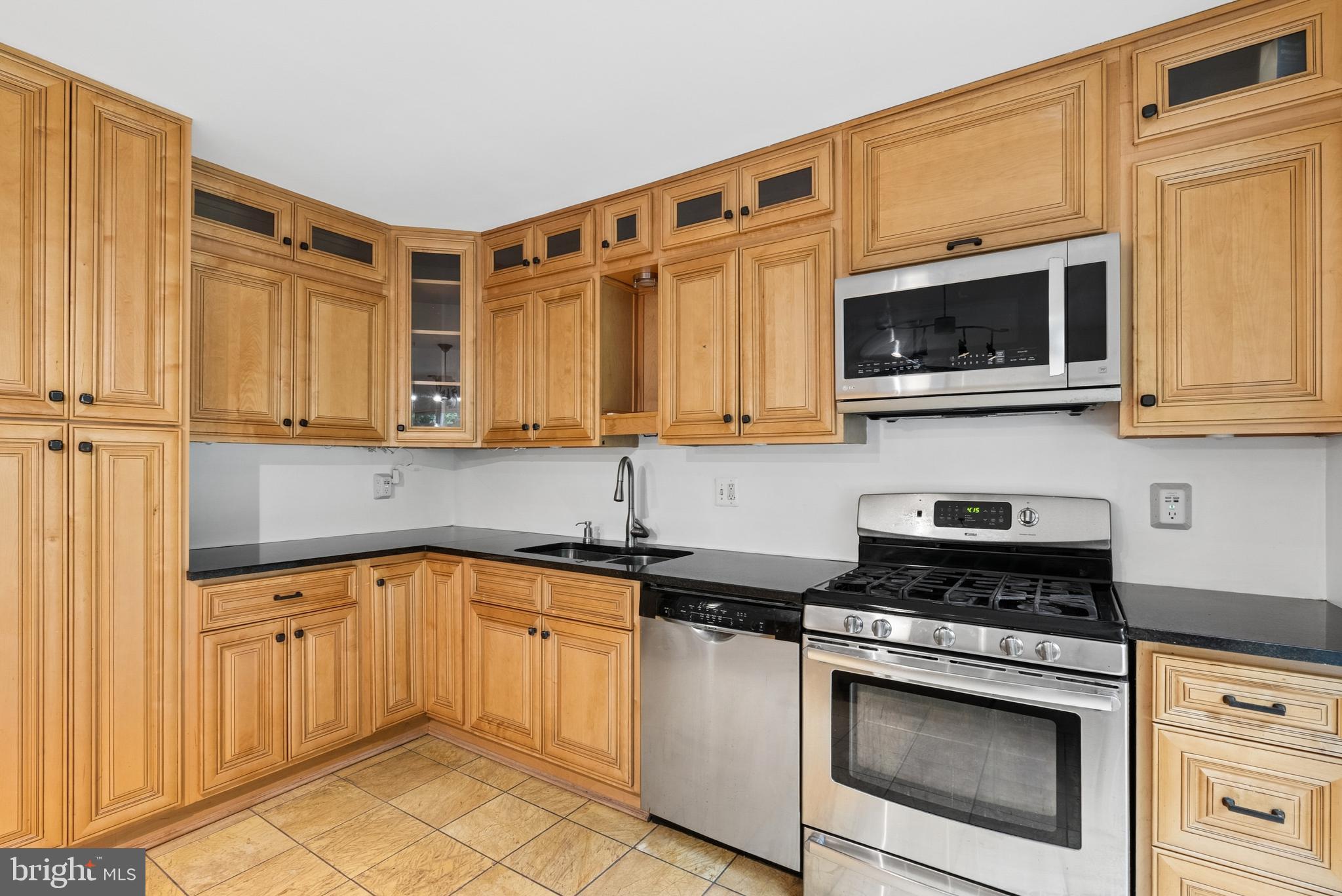 404 Crosby Road Baltimore, MD 21228 - Photo 6 of 26