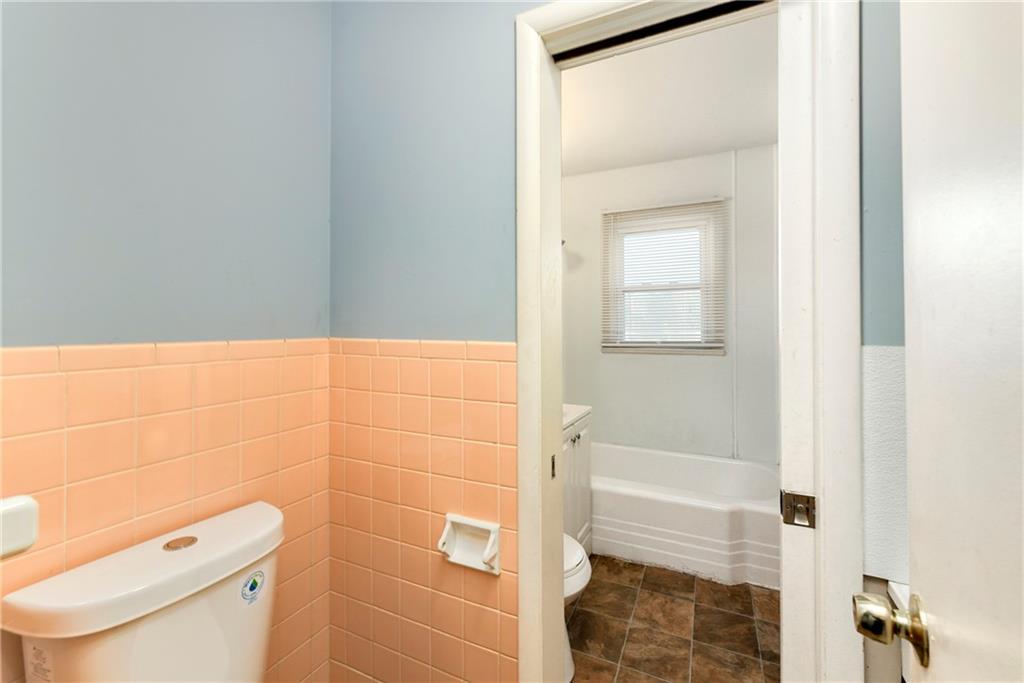 8421 Spring Valley Road Raytown, MO 64138 - Photo 20 of 35