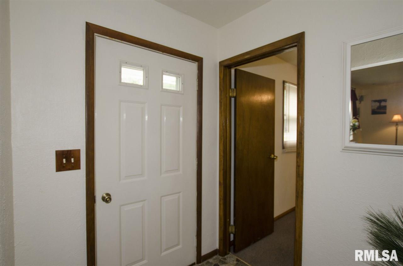 102 Theodore Street Washington, IL 61571 - Photo 6 of 36 Gallery Image 6