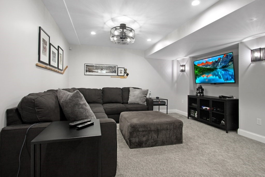 6 Eagle Lane Methuen, MA 01844 - Photo 31 of 38