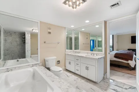 $925,000 | 5550 North Ocean Drive, Unit 5C, Singer Island, FL 33404