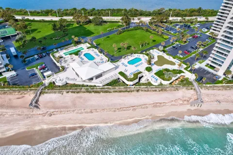 $925,000 | 5550 North Ocean Drive, Unit 5C, Singer Island, FL 33404