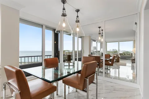 $925,000 | 5550 North Ocean Drive, Unit 5C, Singer Island, FL 33404