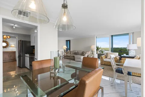 $925,000 | 5550 North Ocean Drive, Unit 5C, Singer Island, FL 33404