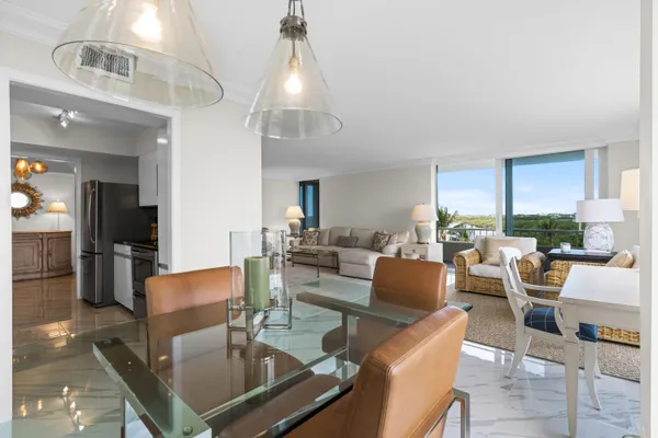 $925,000 | 5550 North Ocean Drive, Unit 5C, Singer Island, FL 33404