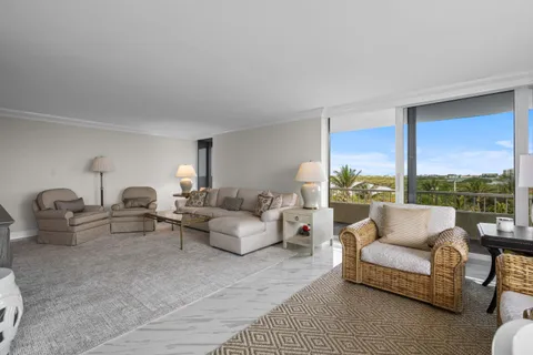 $925,000 | 5550 North Ocean Drive, Unit 5C, Singer Island, FL 33404
